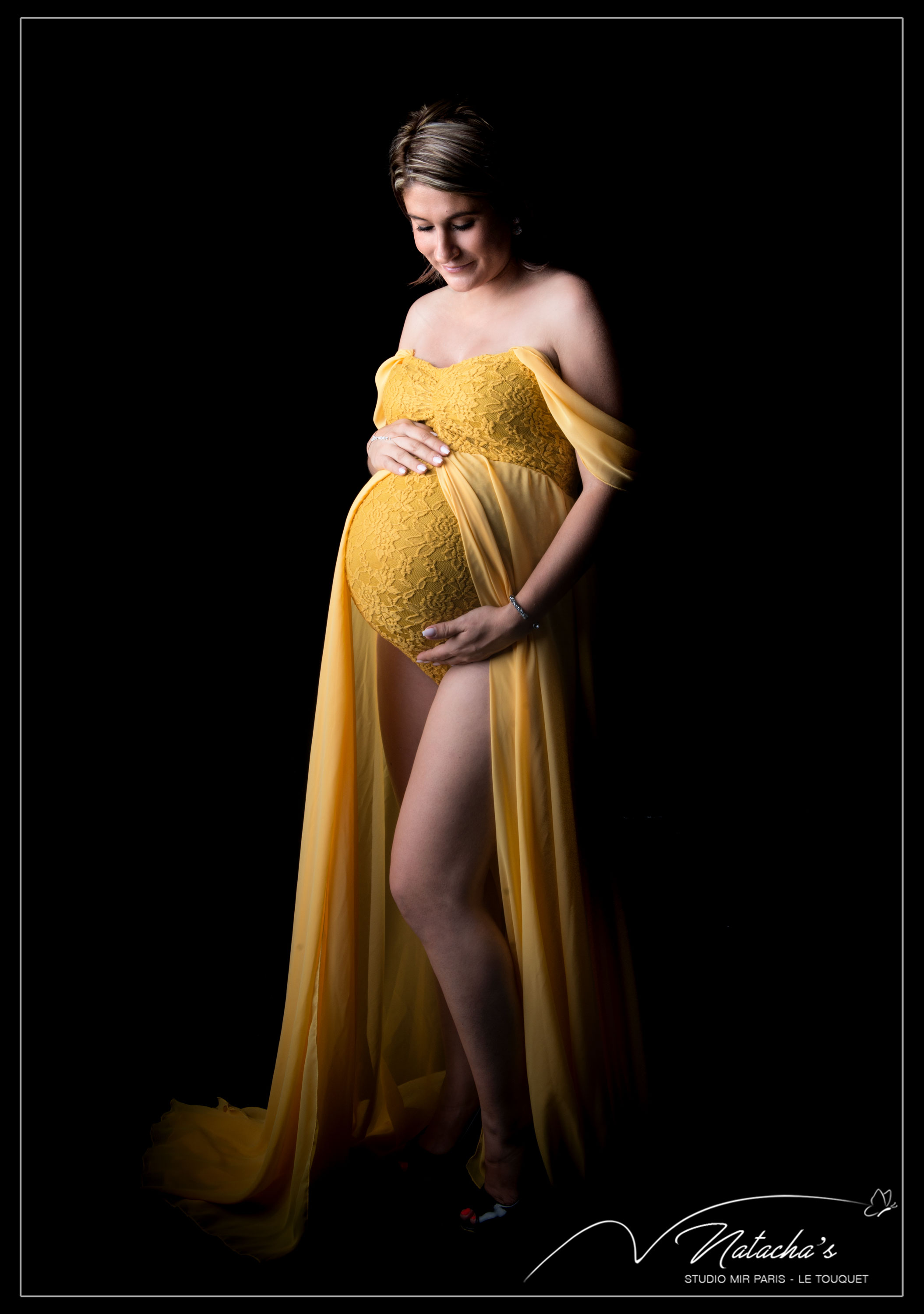 Photographe grossesse en studio dans le Val de Marne