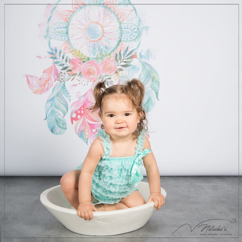 bebe-tient-assis-girl-val-de-marne