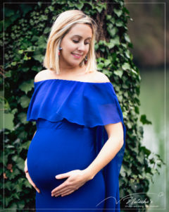 Photographe femme enceinte en extérieur à Saint-Maur des Fossés