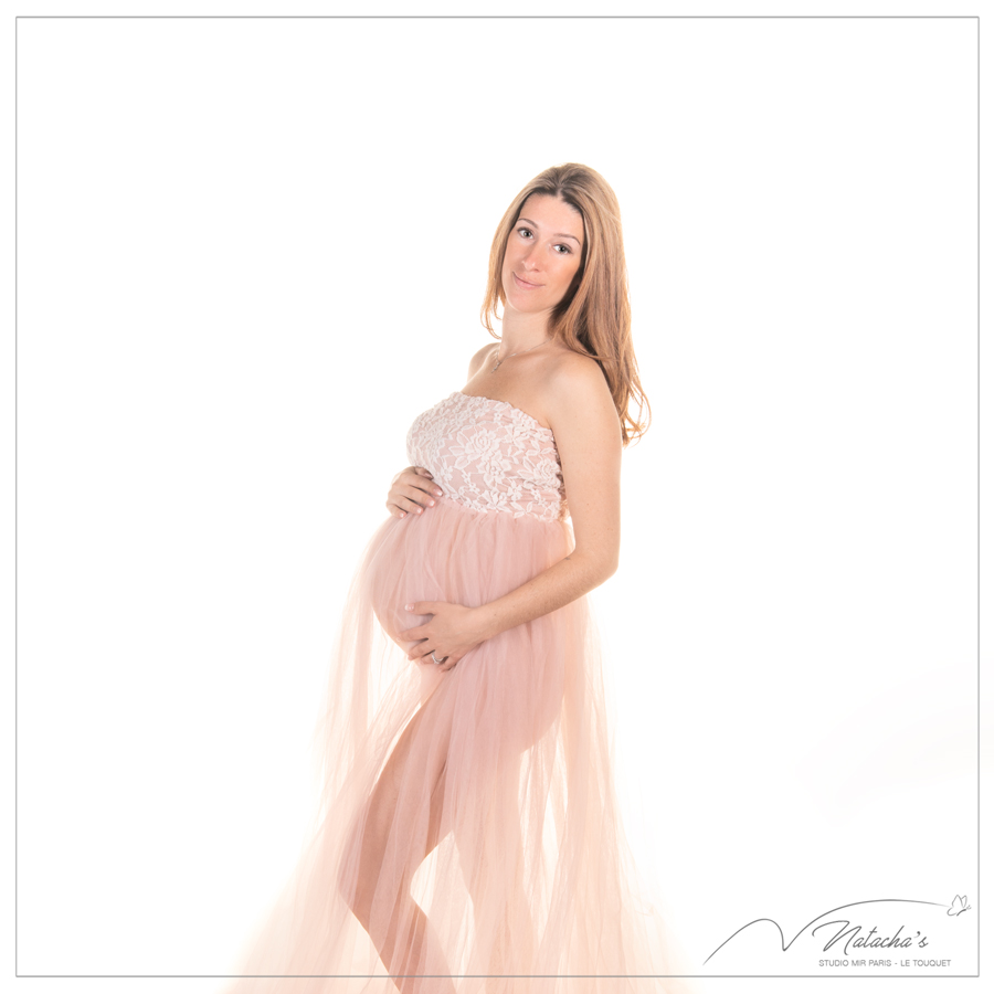 Séance photo grossesse avec robes dans le Val de Marne
