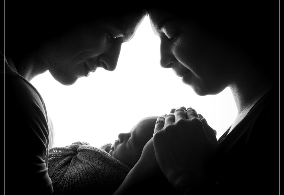 Photo de nouveau-né en famille dans le Val de Marne