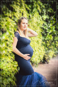 Photographe femme enceinte en studio et en extérieur proche de Paris