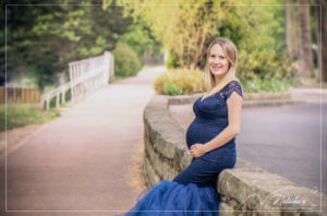 Photographe femme enceinte en studio et en extérieur proche de Paris