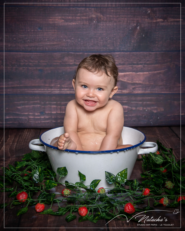 Shooting bébé bain de lait en région parisienne