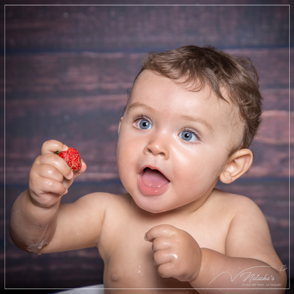 Shooting bébé bain de lait en région parisienne