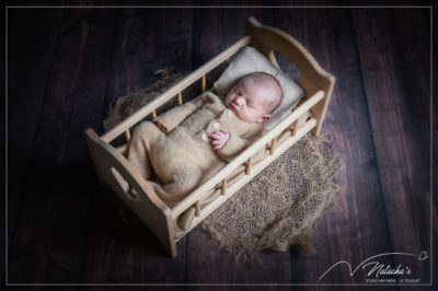 Photographe naissance : séance photo bébé avec décors dans le Val-de-Marne