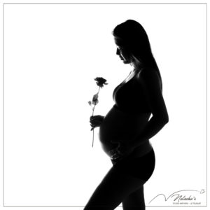 Photographe professionnelle : Séance photo grossesse en couple dans le Val de Marne