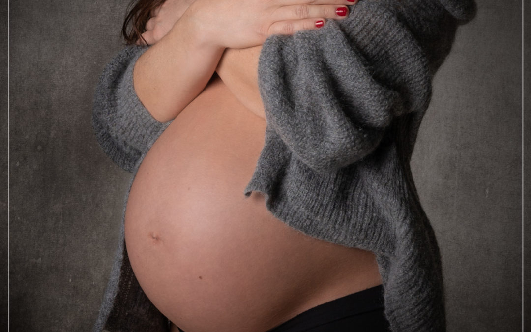 Séance photo femme enceinte cocooning dans le Val de Marne