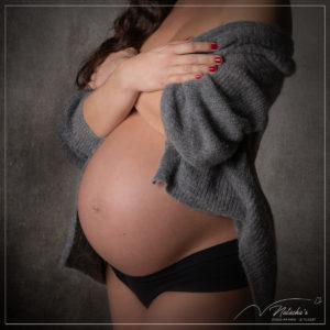 Séance photo femme enceinte cocooning dans le Val de Marne