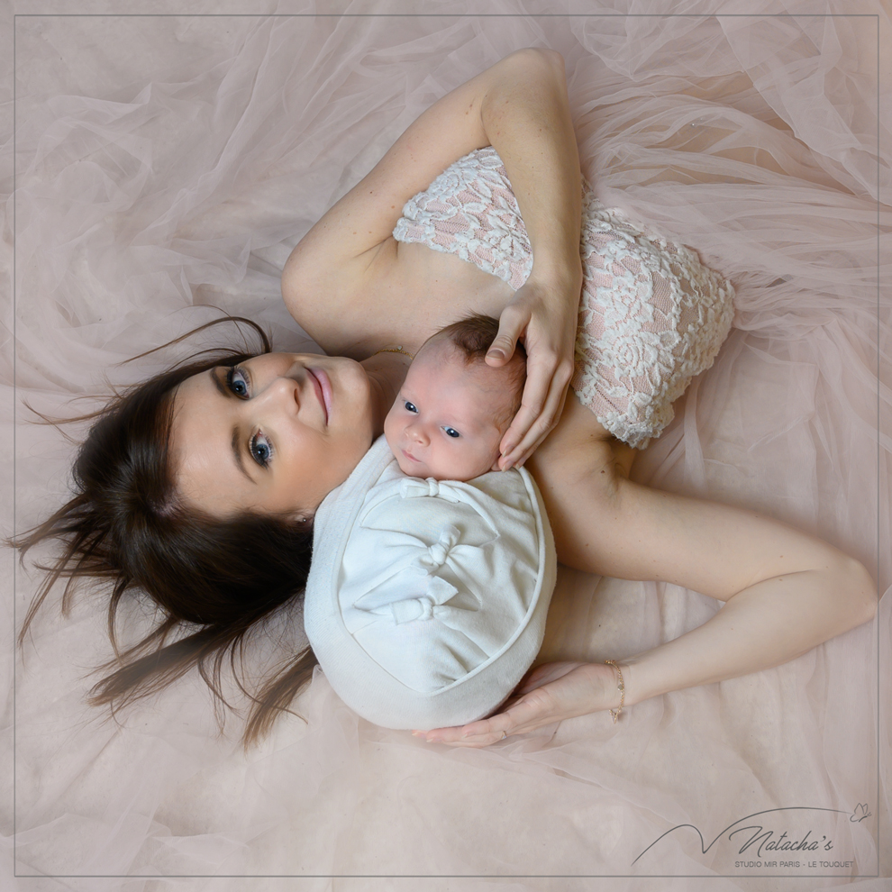 Séance photo naissance avec maman à Saint-Maur-Des-Fossés