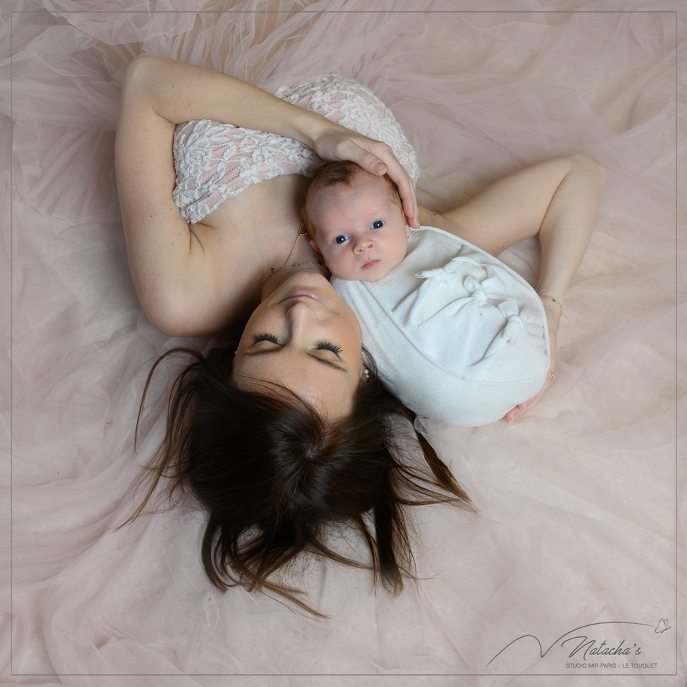 Séance photo naissance avec maman à Saint-Maur-Des-Fossés