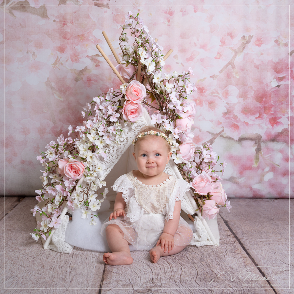 Shooting bébé avec fleurs dans le Val de Marne