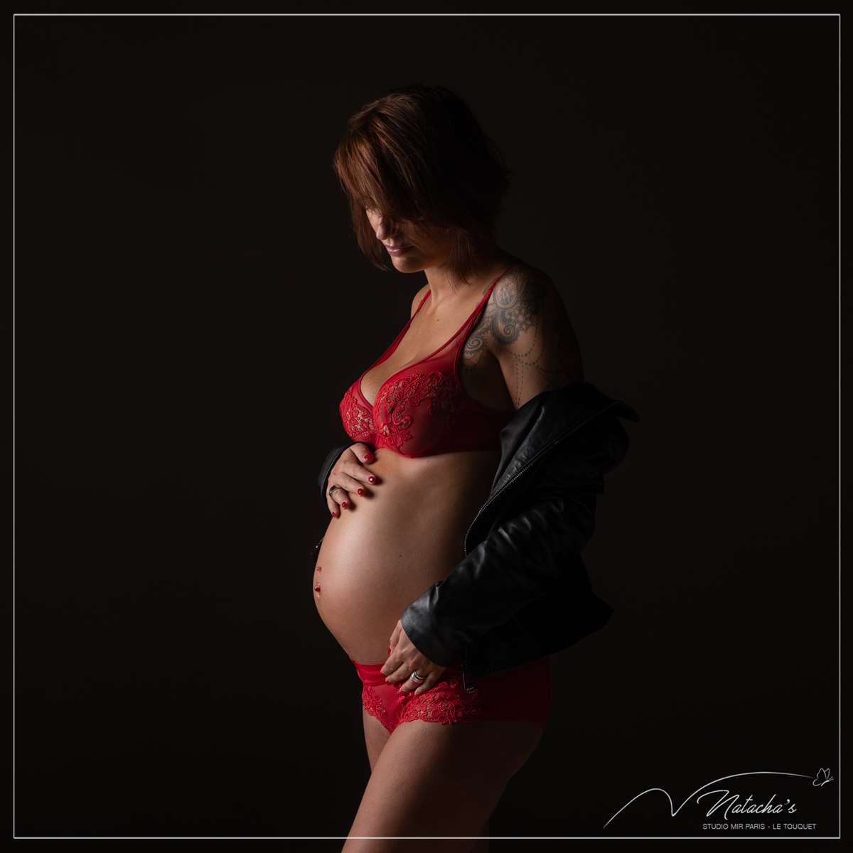 Shooting grossesse rock pour future maman en région parisienne