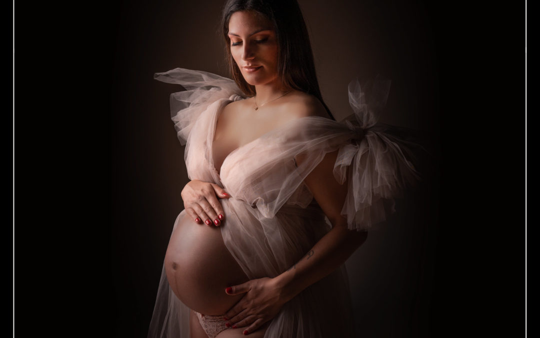 Photographe grossesse dans le Val de Marne en studio photo