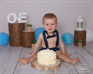 Séance photo Smash The Cake en studio professionnel en Ile-de-France
