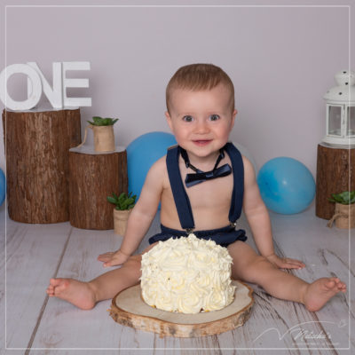 Séance photo Smash The Cake en studio professionnel en Ile-de-France