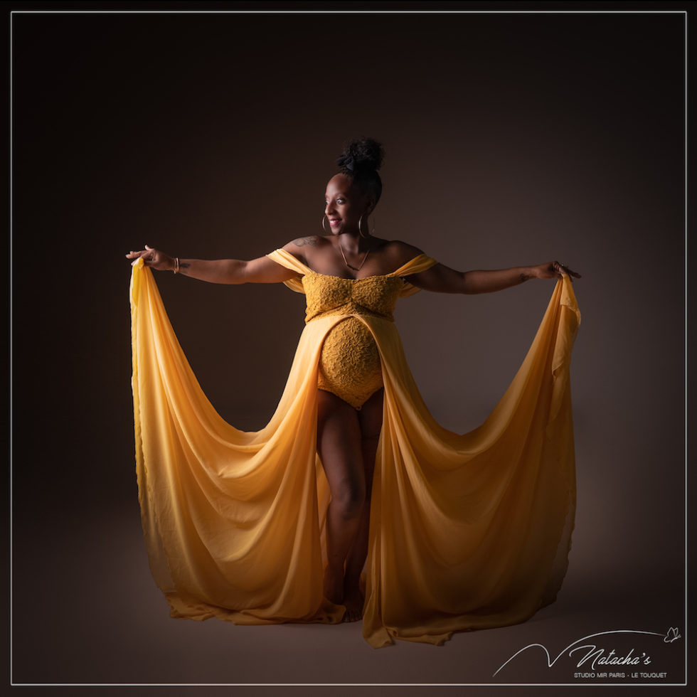 Shooting grossesse pr??t de robe et accessoires en Ile-de-France - Studio photo Mir Baby - Photo 
