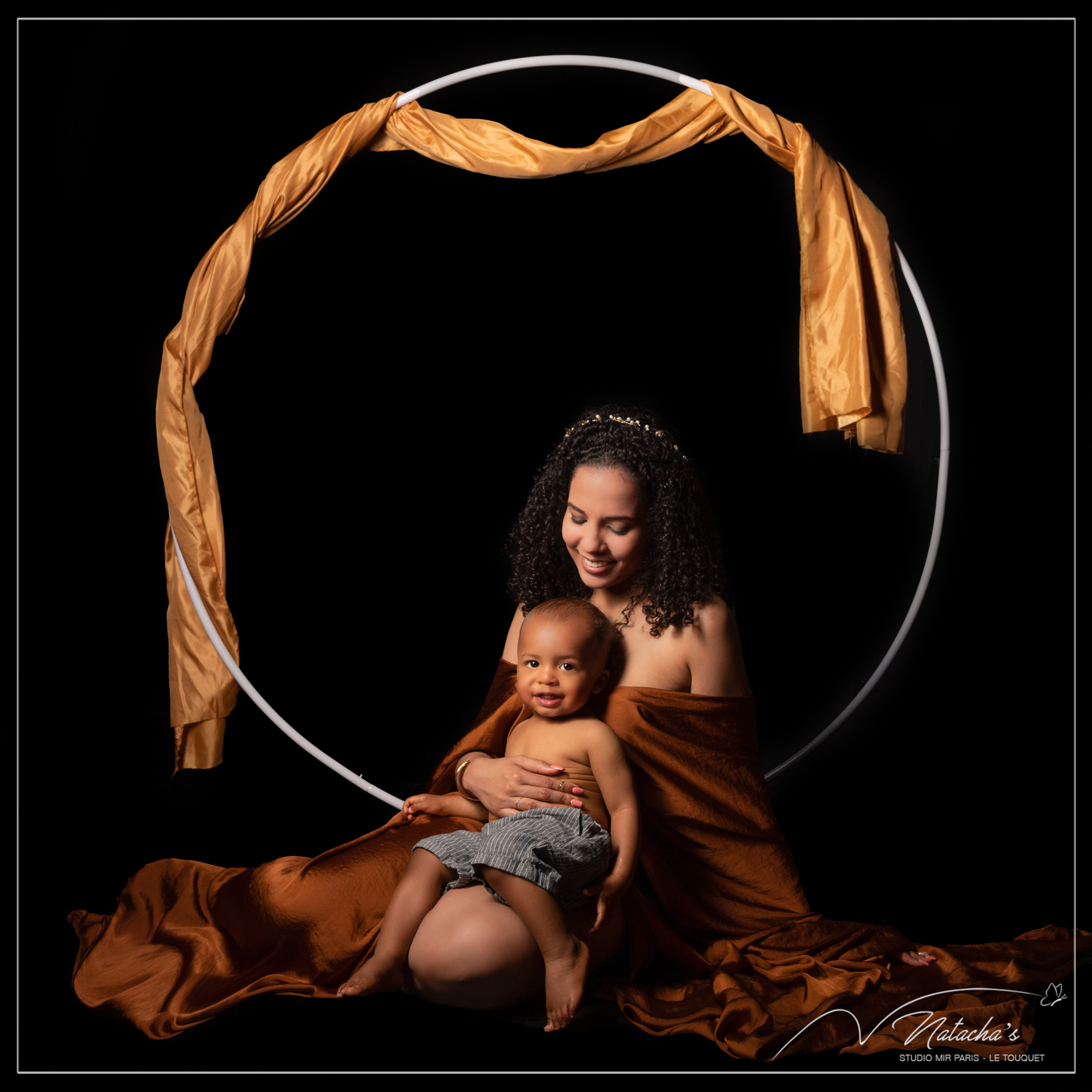 Seance-photos-maman-bebe-studio-ile-de-france-2 Séance photo maman et bébé en studio en Ile-de-France