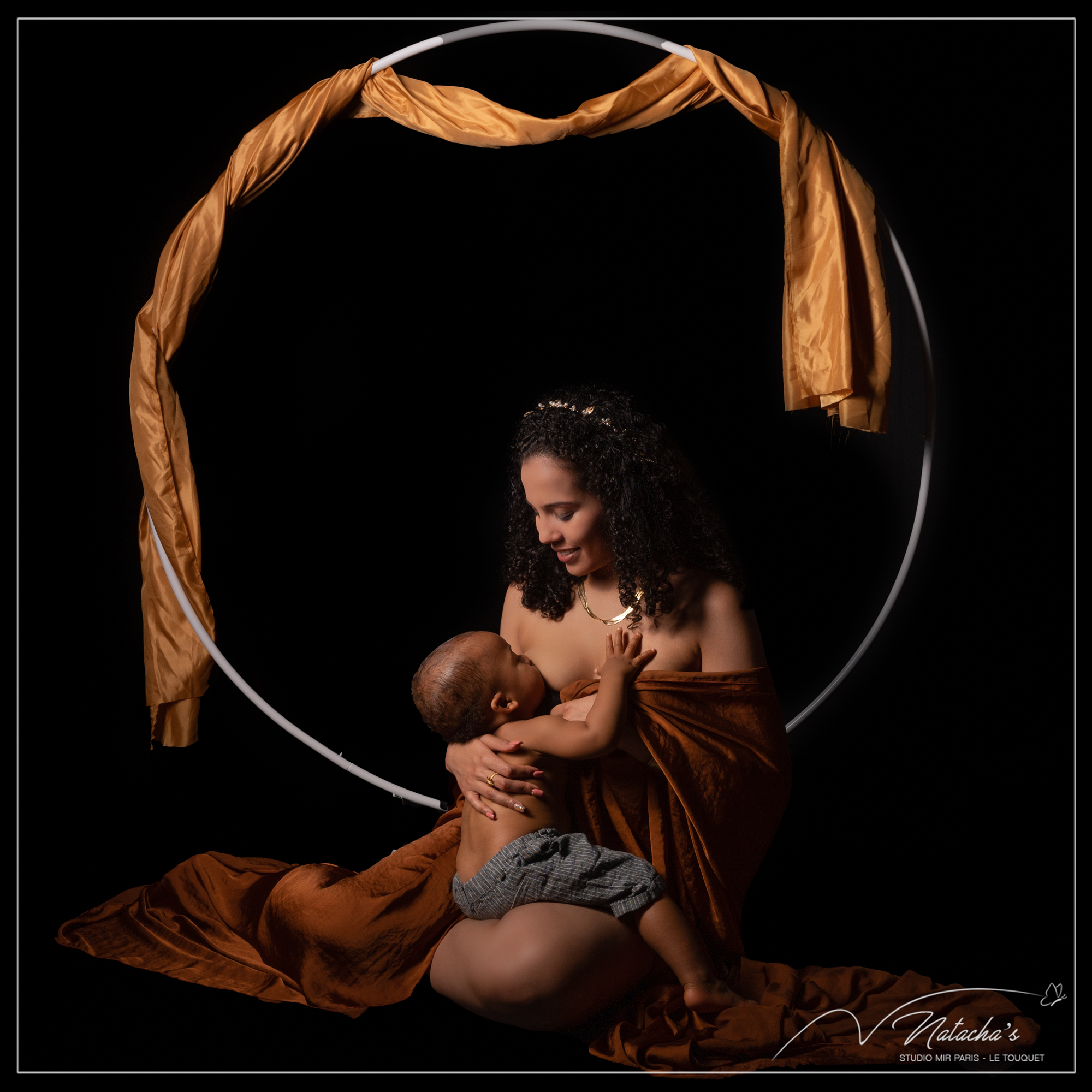 Seance-photos-maman-bebe-studio-ile-de-france Séance photo maman et bébé en studio en Ile-de-France