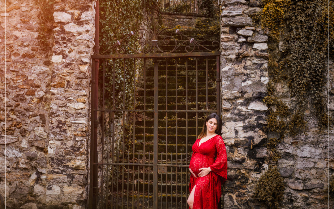 Shooting photo grossesse en extérieur en automne dans le Val de Marne