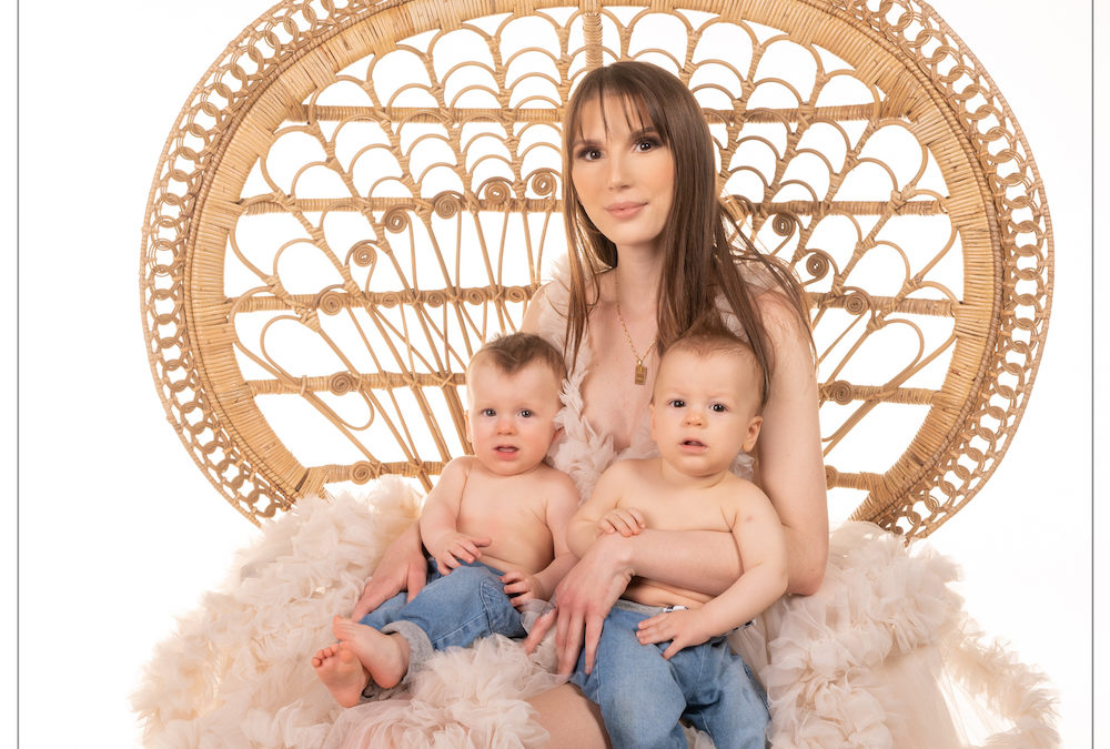 Séance photo bébé en studio fauteuil Emmanuel